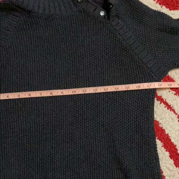 Lululemon navy sweater size between 4 and 6 - Picture 7 of 8